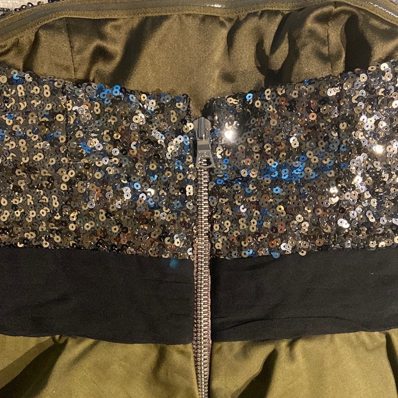 NWT Alice + Olivia Olive Bethany Sequin Peplum Cocktail Dress - Picture 6 of 8